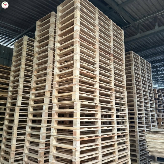 pallet gỗ đức hòa